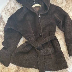 Dale Dressin suri Alpaca wool blend coat with tie